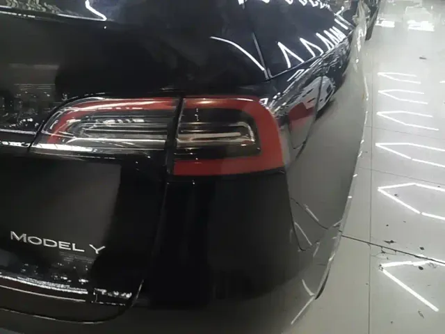 Tesla Model Y — Фото автомобиля 7