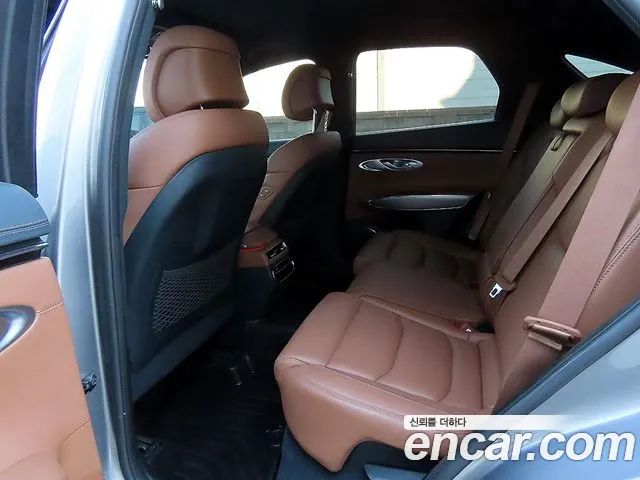 Genesis GV70 2.5T Бензин AWD — Фото автомобиля 6