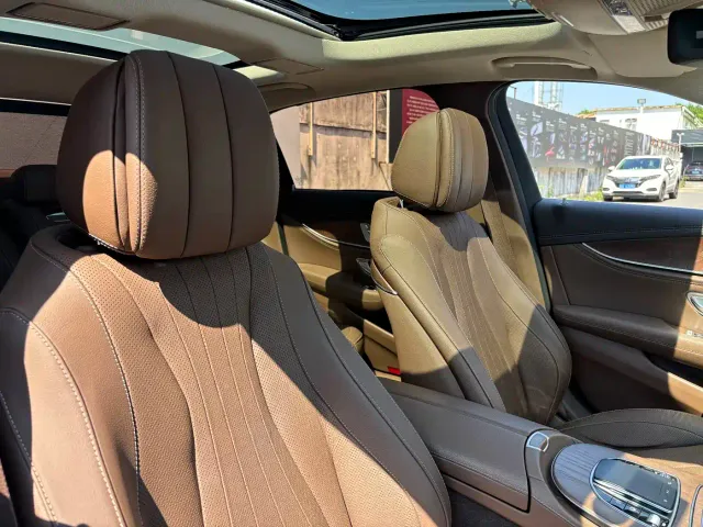 Mercedes-Benz E-Class — Фото автомобиля 21