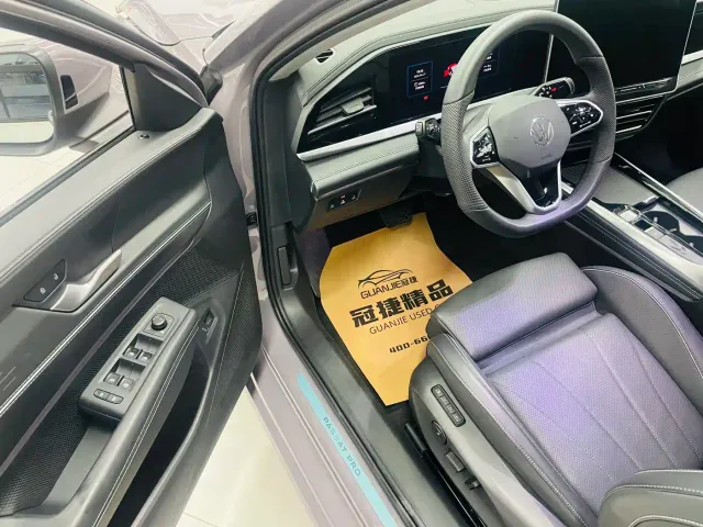 Volkswagen Passat — Фото автомобиля 4