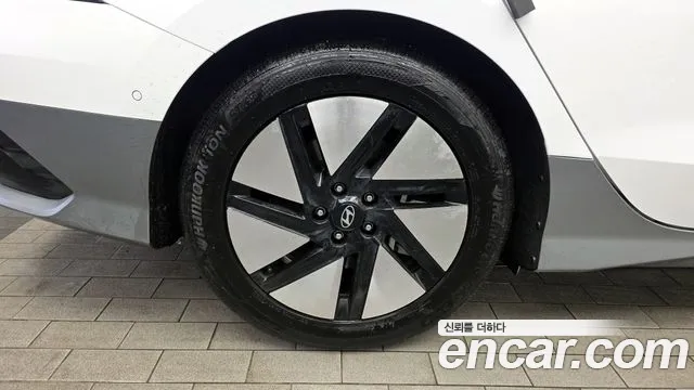 Hyundai Ioniq6 — Фото автомобиля 5