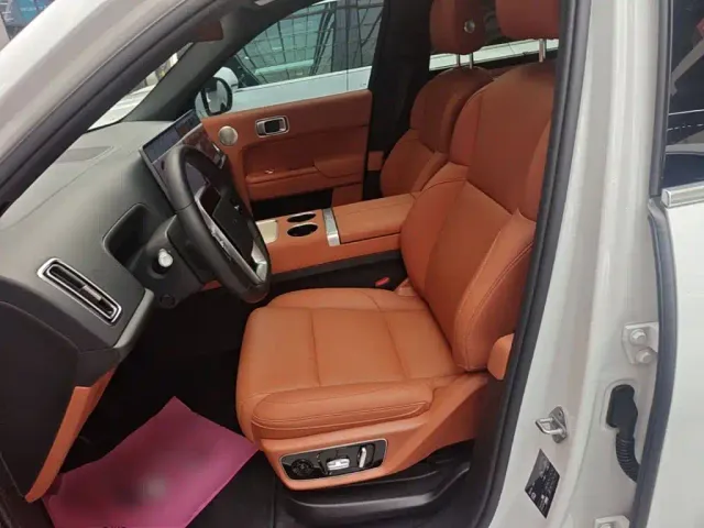 Li Auto L7 — Фото автомобиля 14