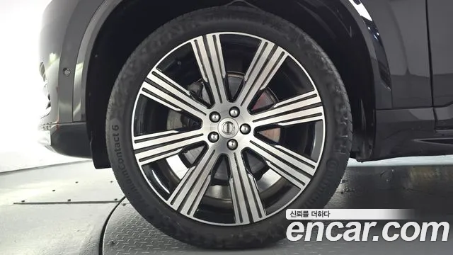 Volvo XC90 — Фото автомобиля 5