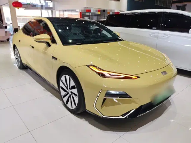 Geely Galaxy E8 — Фото автомобиля 3