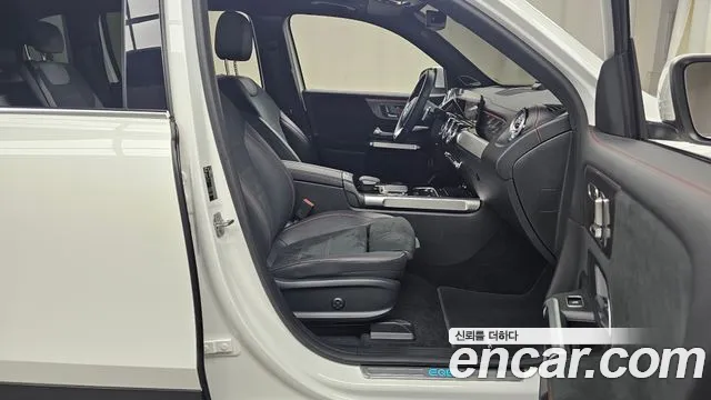 Mercedes-Benz EQB — Фото автомобиля 11