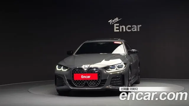 BMW i4 — Фото автомобиля 3