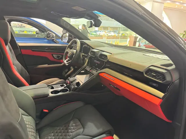 Lamborghini Urus — Фото автомобиля 5