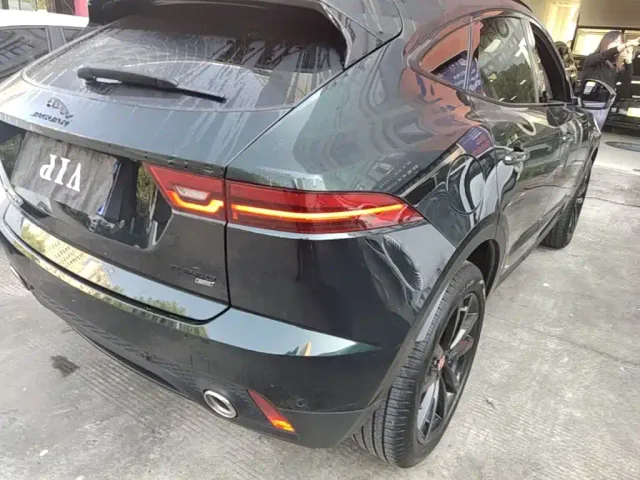 Jaguar E-PACE — Фото автомобиля 7
