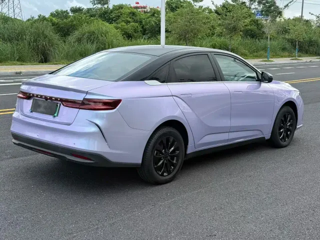 Geely Geometry G6 — Фото автомобиля 6
