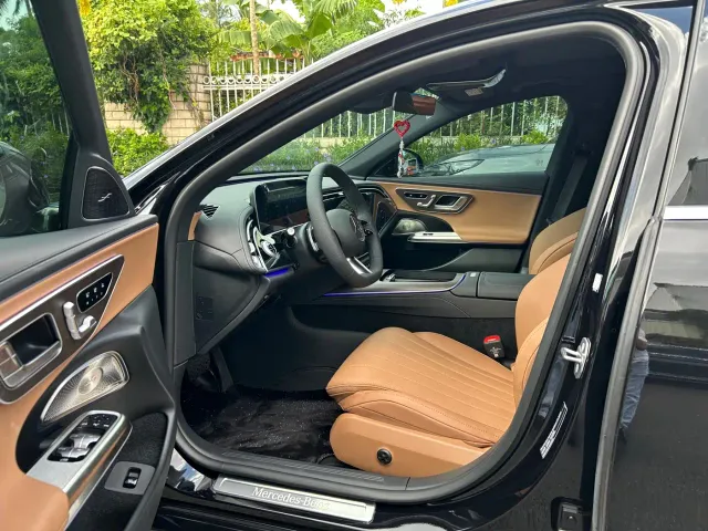 Mercedes-Benz E-Class — Фото автомобиля 4