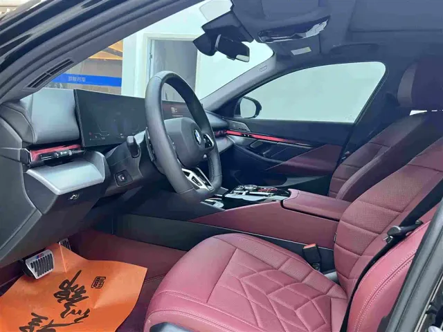 BMW 5 Series — Фото автомобиля 25