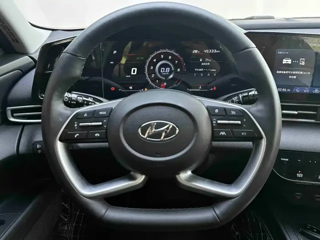 Hyundai Elantra — Фото автомобиля 13