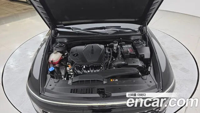 Hyundai Grandeur Grandeur (GN7) 2.5 Бензин 2WD — Фото автомобиля 6