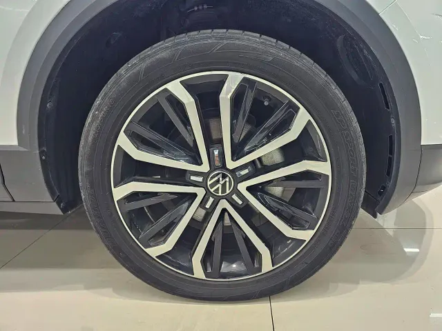Volkswagen T-Roc — Фото автомобиля 11