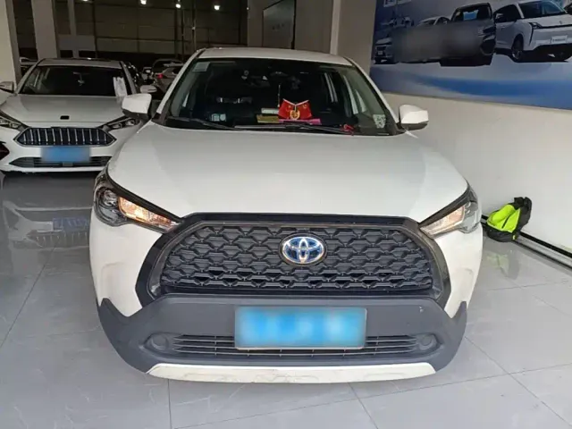 Toyota Corolla Cross — Фото автомобиля 2