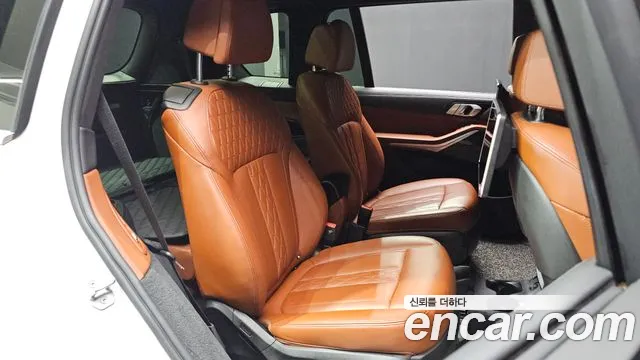 BMW X7 — Фото автомобиля 27