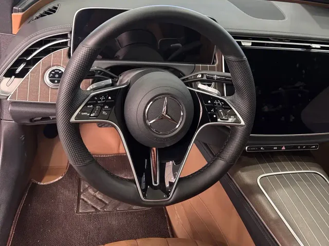 Mercedes-Benz E-Class — Фото автомобиля 7