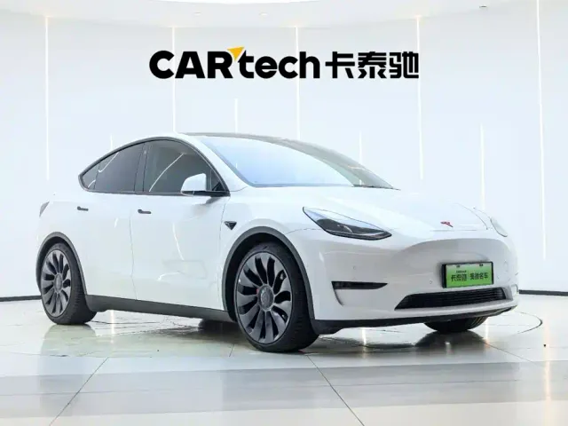 Tesla Model Y — Фото автомобиля 5