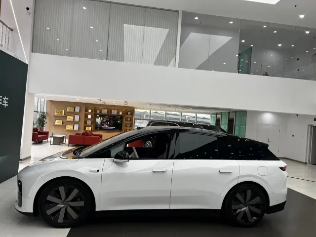 Li Auto i6 — Фото автомобиля 2
