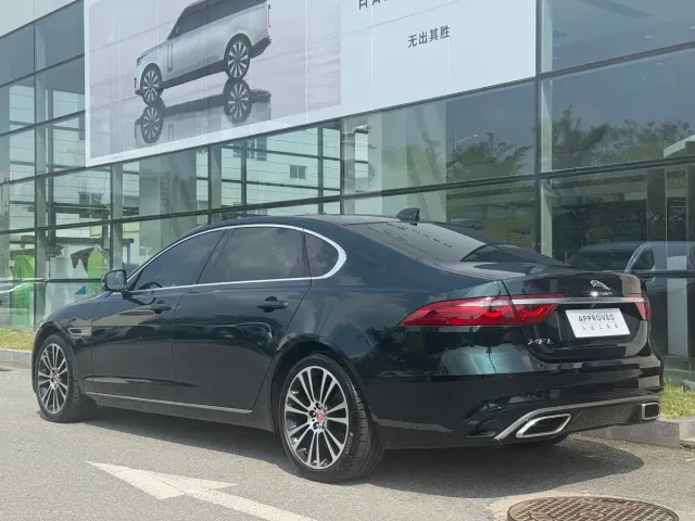 Jaguar XFL — Фото автомобиля 6