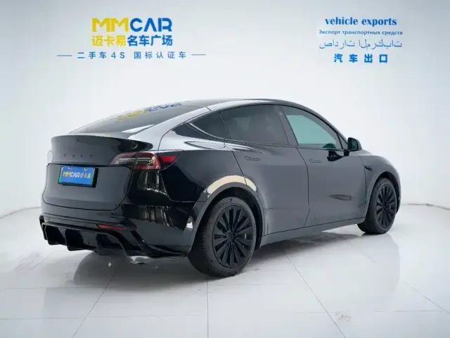 Tesla Model Y 2022 Facelift Rear-Wheel Drive Version — Фото автомобиля 3