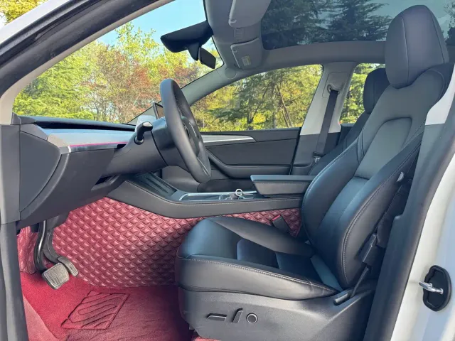 Tesla Model Y — Фото автомобиля 8
