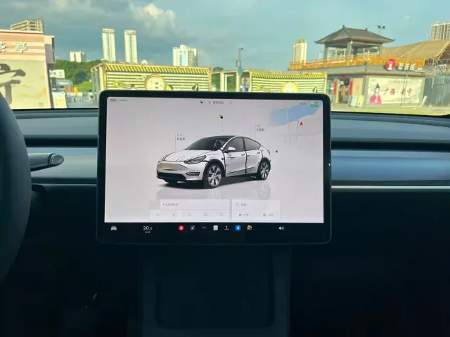 Tesla Model Y — Фото автомобиля 25