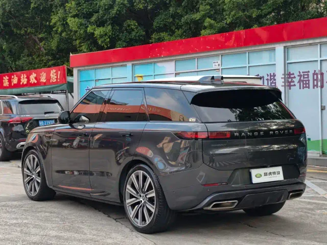Land Rover Range Rover Sport — Фото автомобиля 11