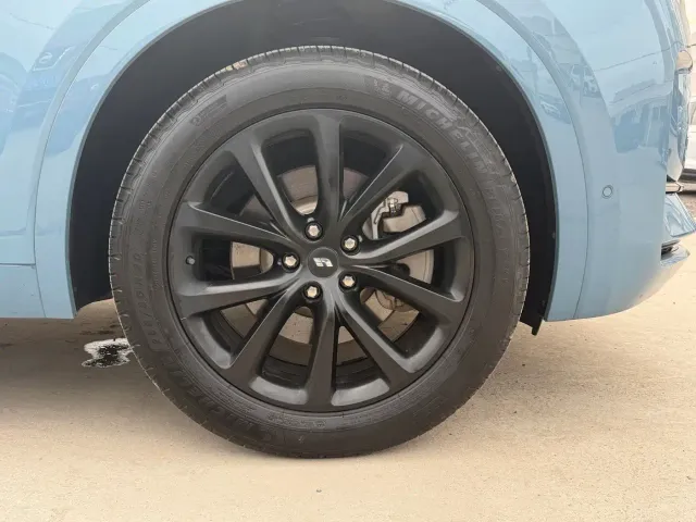 Li Auto ONE — Фото автомобиля 20