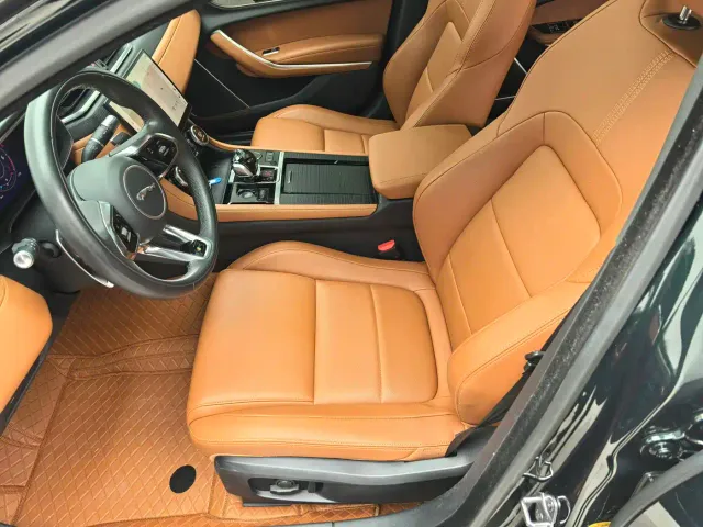 Jaguar XFL — Фото автомобиля 11