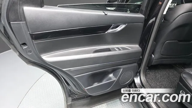 Genesis GV80 2.5T Бензин 2WD — Фото автомобиля 25
