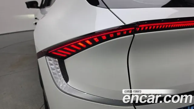 Kia EV6 — Фото автомобиля 23