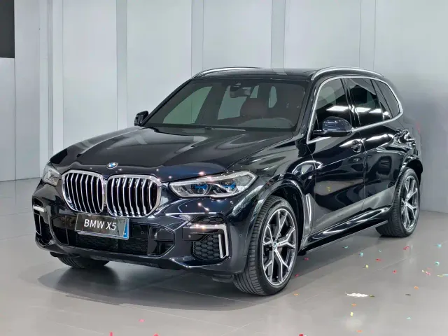 Фотография автомобиля — BMW X5