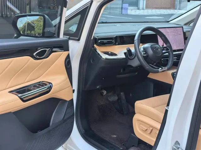 GAC Trumpchi E8 — Фото автомобиля 17