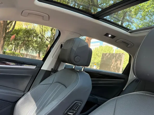 Volkswagen Passat — Фото автомобиля 14