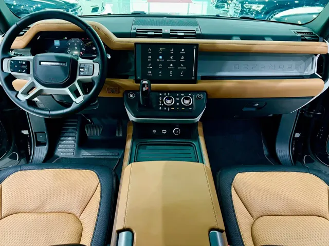 Land Rover Defender — Фото автомобиля 9