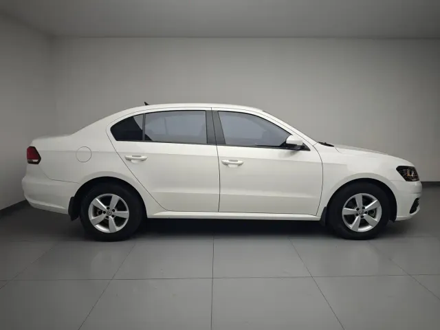 Volkswagen Lavida — Фото автомобиля 8