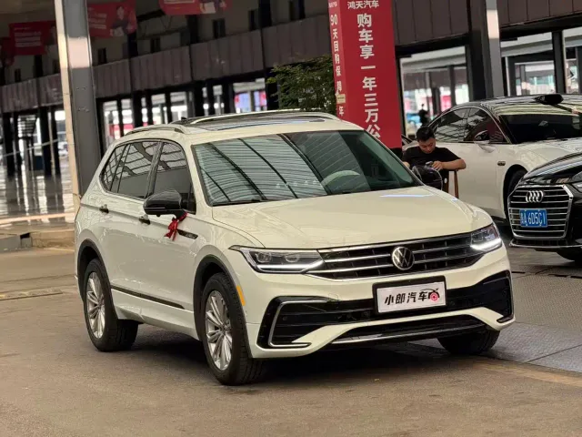 Volkswagen Tiguan L — Фото автомобиля 3