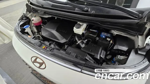 Hyundai Staria Staria 4WD Lounge 9 мест — Фото автомобиля 6