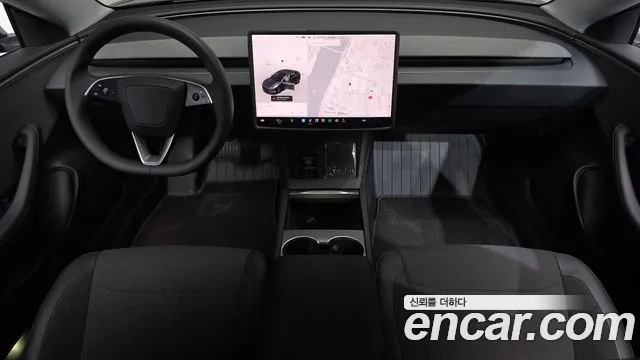 Tesla Model 3 — Фото автомобиля 10