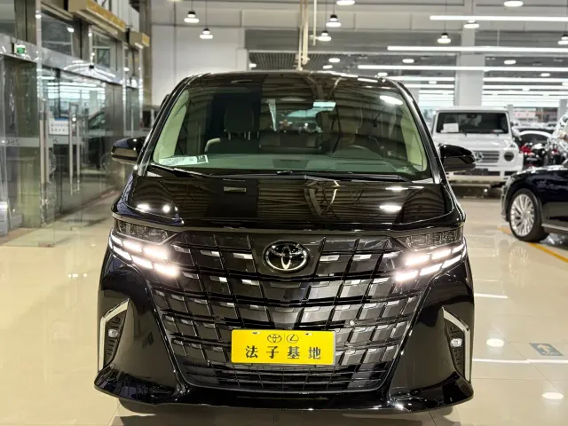 Toyota Alphard — Фото автомобиля 2