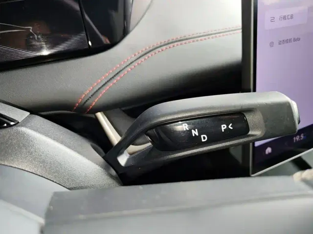Xiaomi SU7 — Фото автомобиля 13