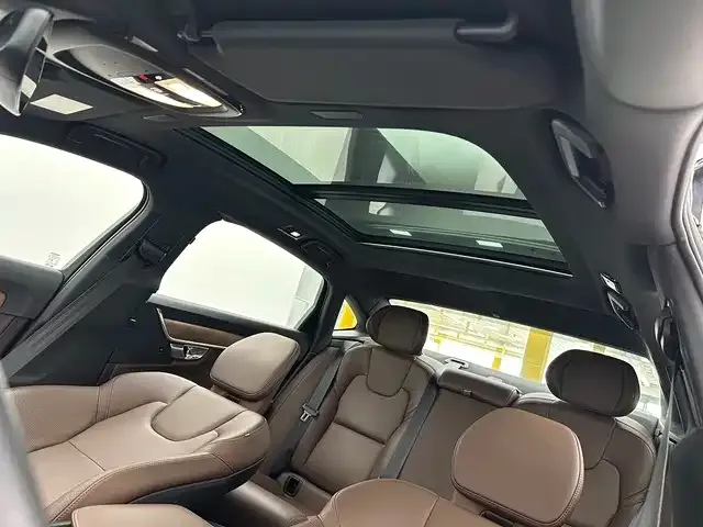 Volvo S90 — Фото автомобиля 14