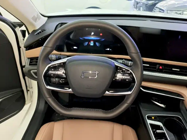Bestune B70 — Фото автомобиля 10