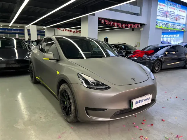 Tesla Model Y — Фото автомобиля 3