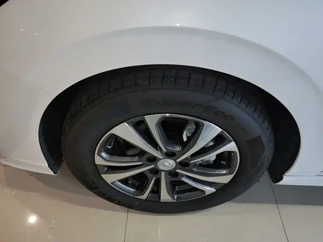 Changan Eado — Фото автомобиля 18