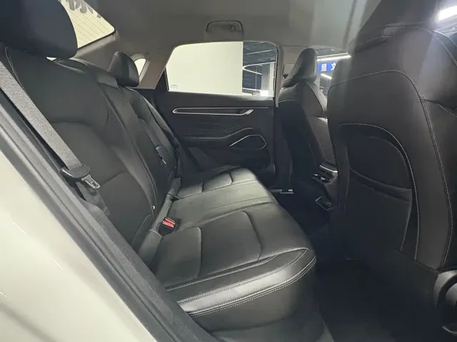 Geely Emgrand — Фото автомобиля 7