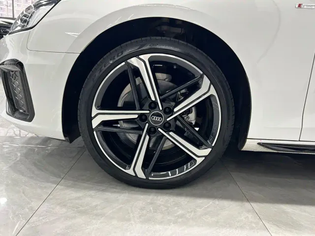 Audi A4L — Фото автомобиля 16