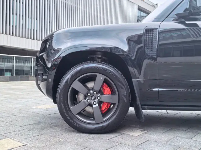 Land Rover Defender — Фото автомобиля 20