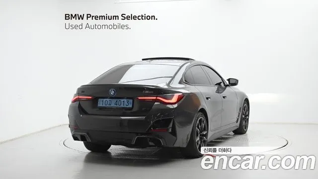 BMW i4 — Фото автомобиля 2